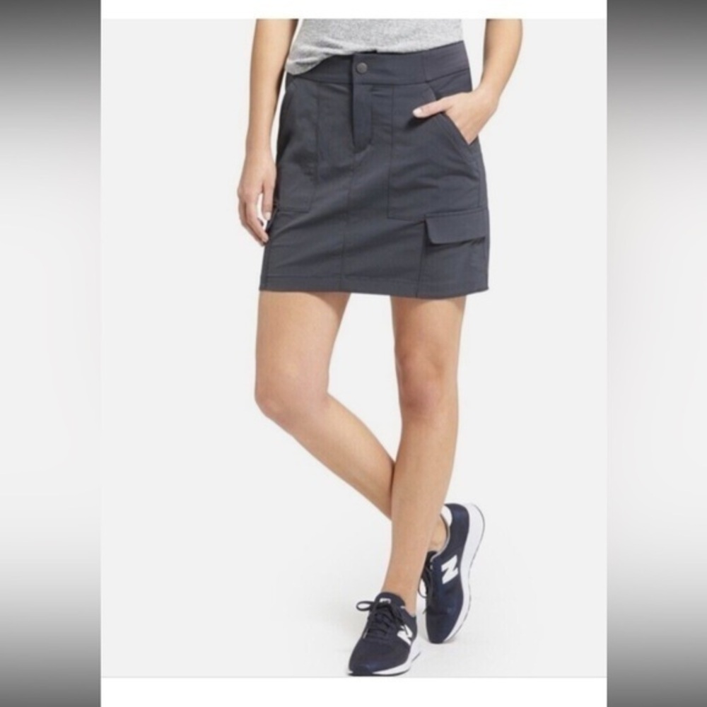 Athleta Trekkie Skort Size Women’s 12 Color Dark Gray
